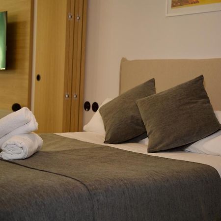 Suite 102 - 1 Bedroom Suite In Amando Perez Suites Ribadeo Esterno foto