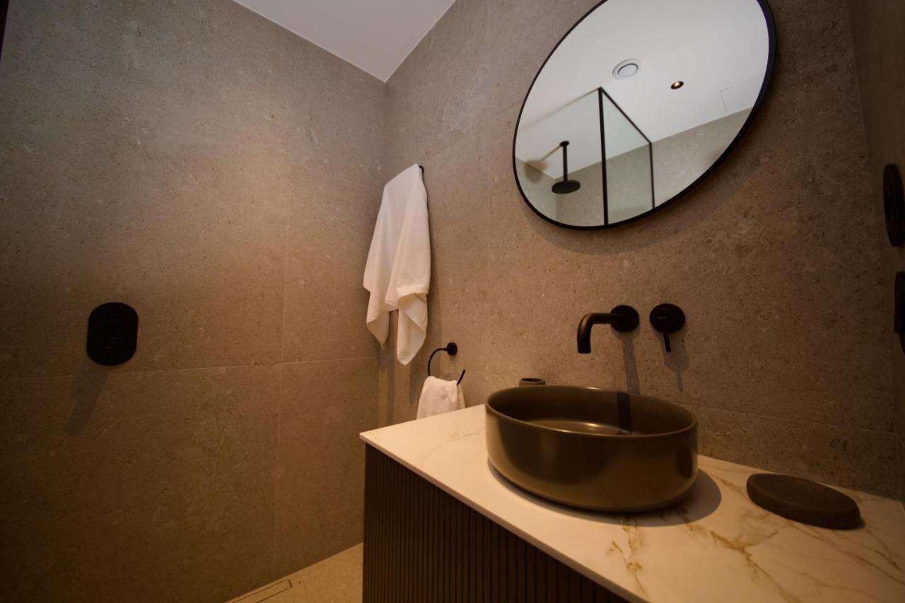 Suite 102 - 1 Bedroom Suite In Amando Perez Suites Ribadeo Esterno foto